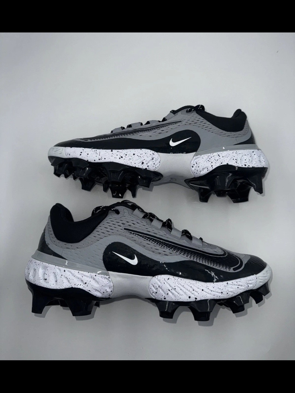Nike Men's Huarache Gray/Black Molded Baseball Spikes